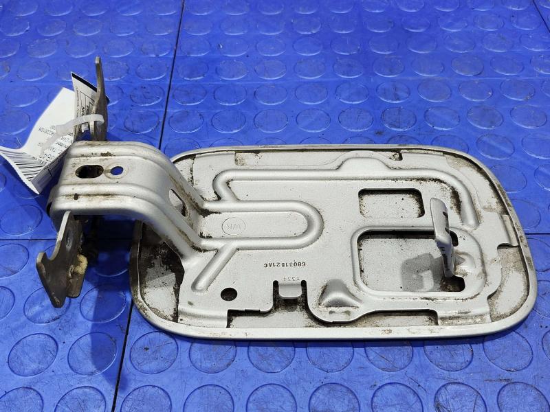 2012 Jeep Grand Cherokee Fuel Tank Door