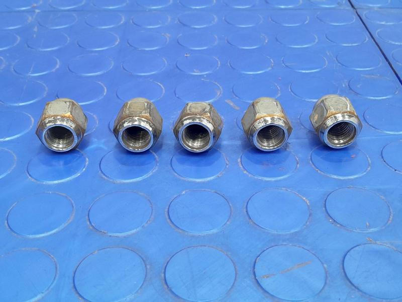 2014 Subaru Forester Lug Nuts