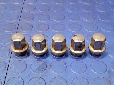2008 Pontiac Solstice Lug Nuts