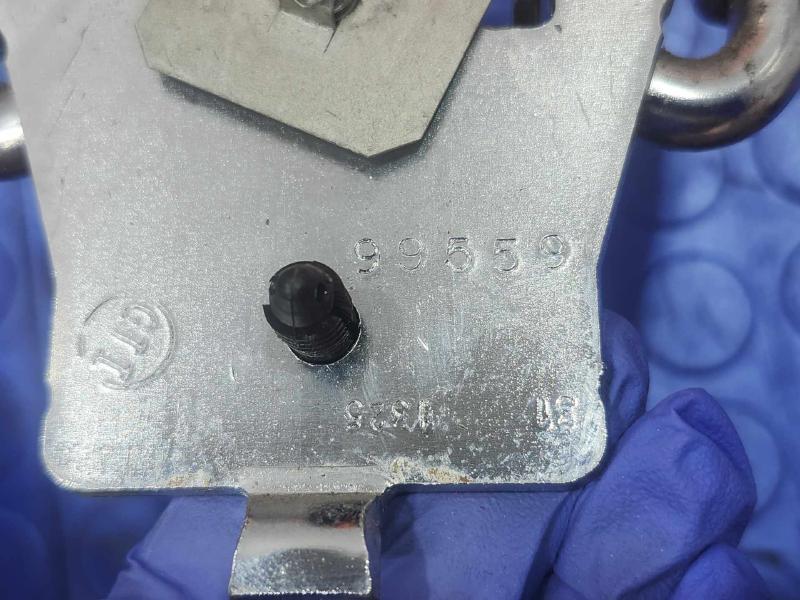 2013 Ford F-350 Super Duty Headrest