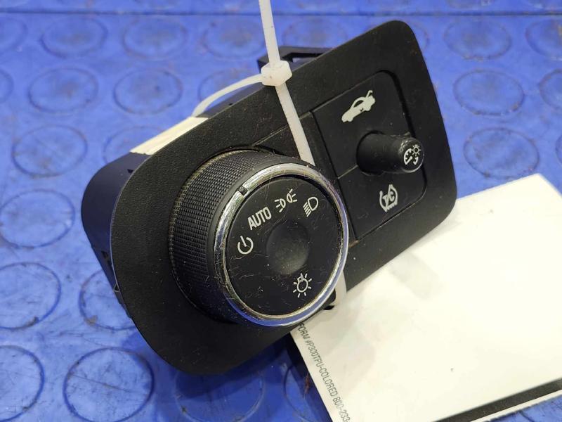 2009 Chevrolet Impala Headlight Switch (Dash Mtd)