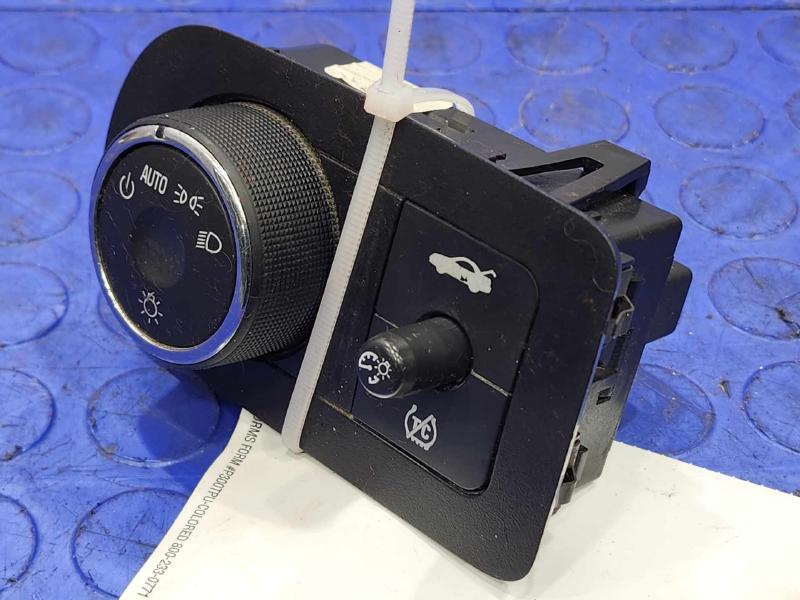 2009 Chevrolet Impala Headlight Switch (Dash Mtd)