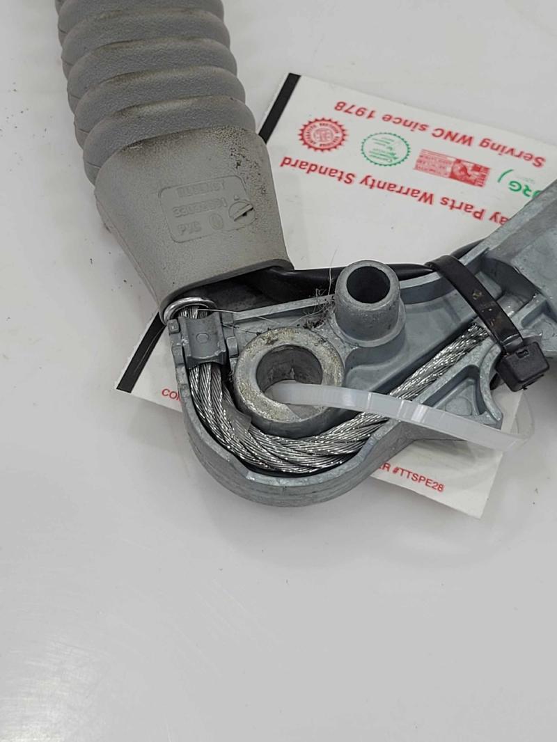 2004 Lincoln Navigator Front Seat Belt