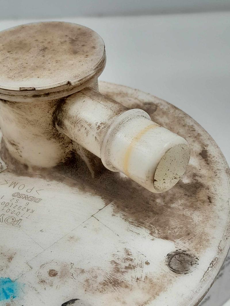 2014 - 2019 Toyota Corolla Sedan Fuel Pump Assembly OEM 7702002410