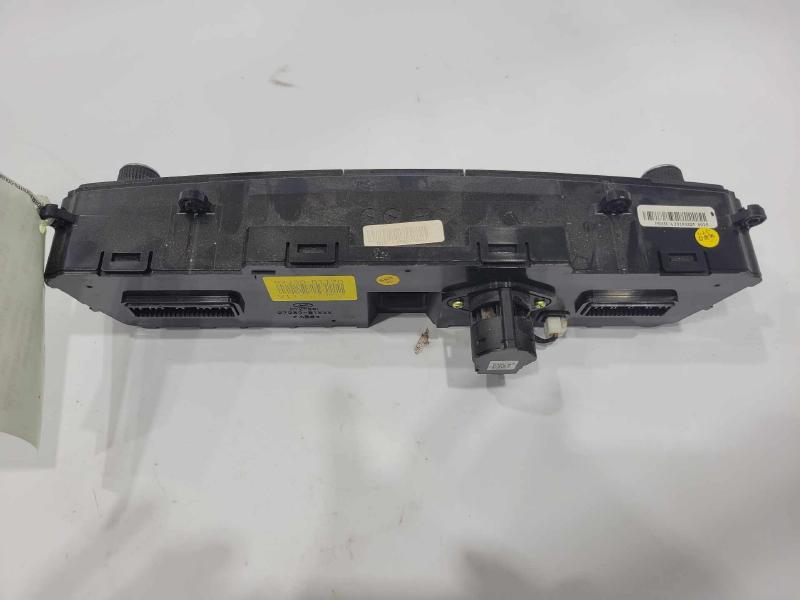 2015 Genesis Genesis Heater A/C Control