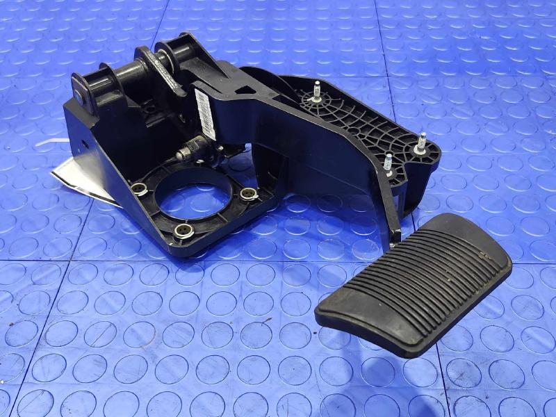 2017 Dodge Grand Caravan Brake Pedal