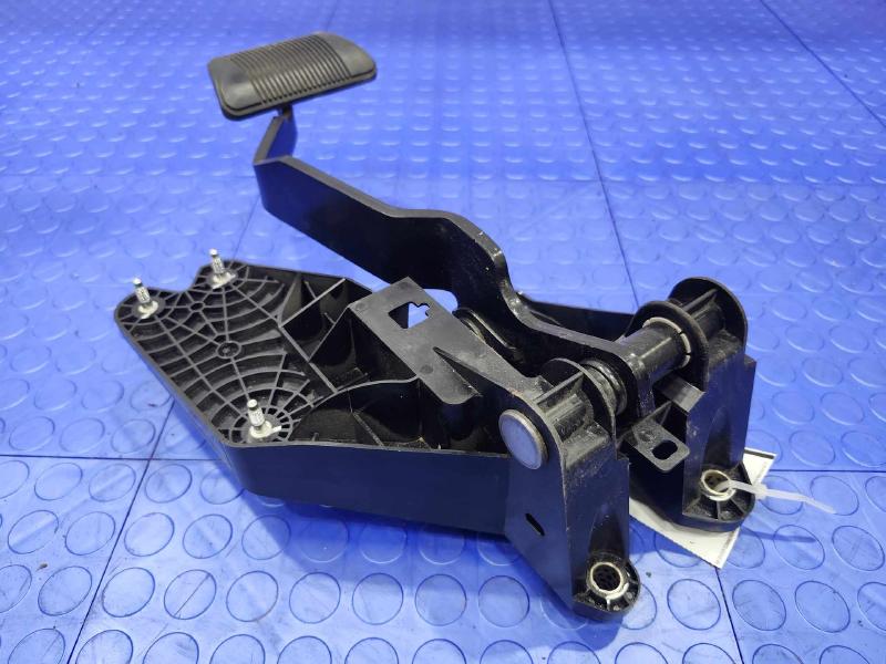 2017 Dodge Grand Caravan Brake Pedal