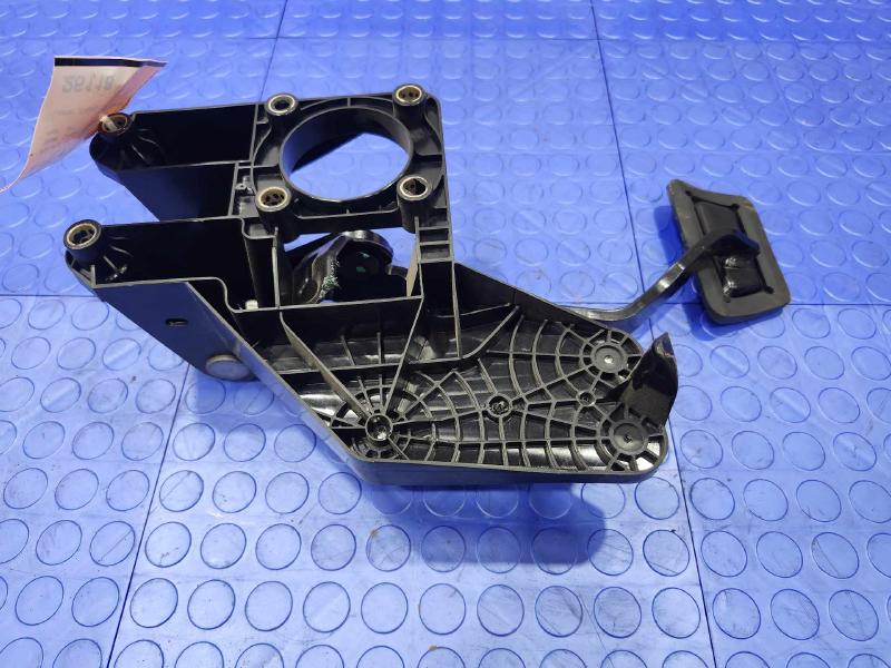 2017 Dodge Grand Caravan Brake Pedal