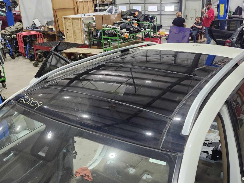 2012 Mercedes ML-Class Roof Glass (Glass Only)