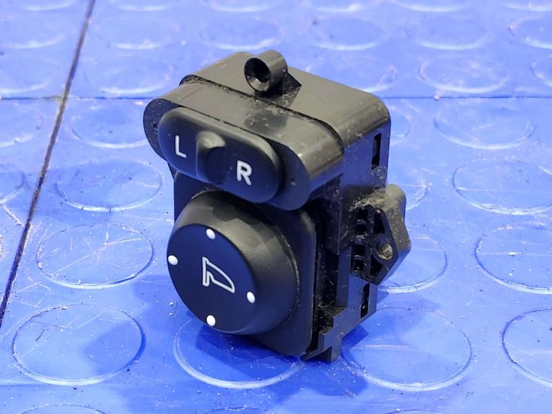 2013 Honda CR-V Door Switch Front