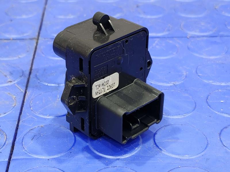 2013 Honda CR-V Door Switch Front