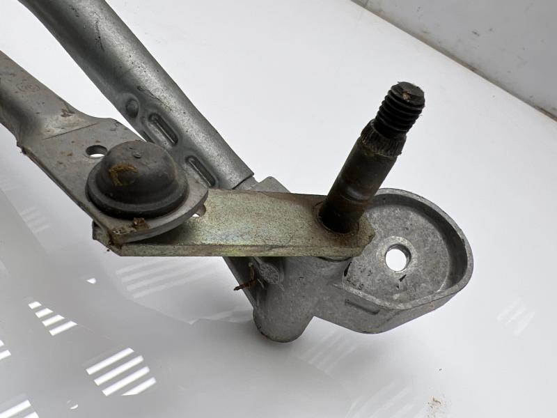 2010 - 2016 Mercedes E63 AMG W212 Wiper Motor w/ Linkage OEM 2128201240