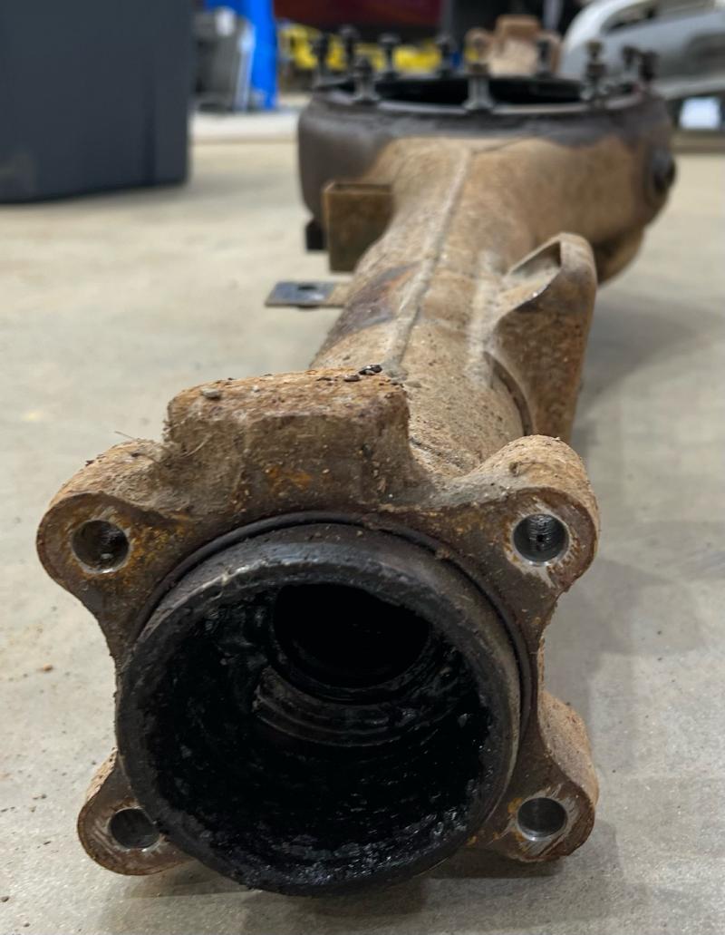 2001 Nissan Xterra Frontier 4x2 Rear Axle Housing - Bare OEM 430107Z255