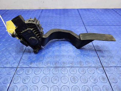 2014-2019 Jeep Cherokee Accelerator Pedal Assembly Genuine OEM 04581652AC