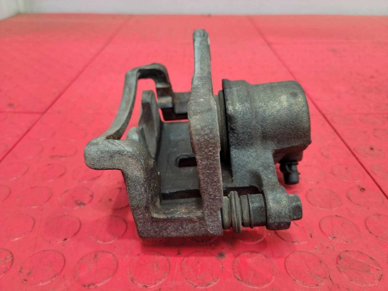 2008 Saturn Vue Caliper