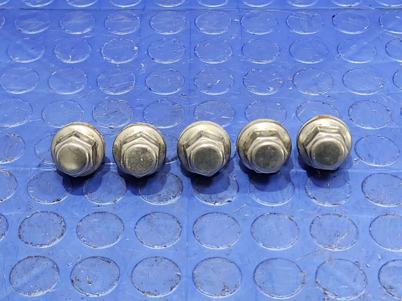 2018 Toyota Highlander Lug Nuts