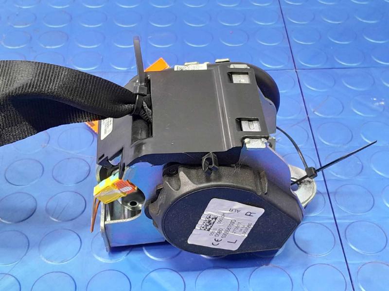 2018 Volvo S90 Rear Seat Belt