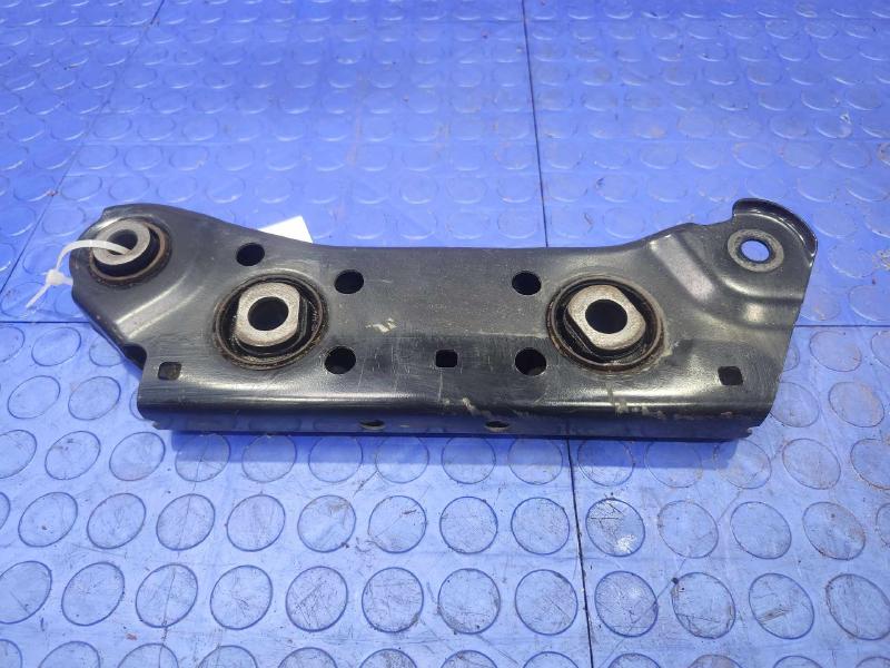 2021 Nissan Sentra Lower Control Arm Rr
