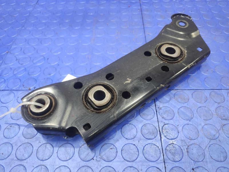 2021 Nissan Sentra Lower Control Arm Rr