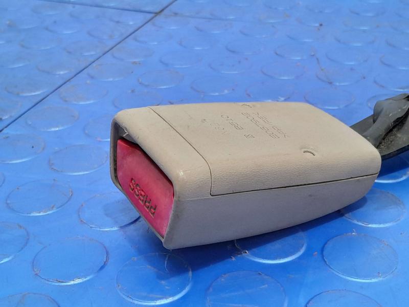 2006 Toyota Sequoia Front Seat Belt