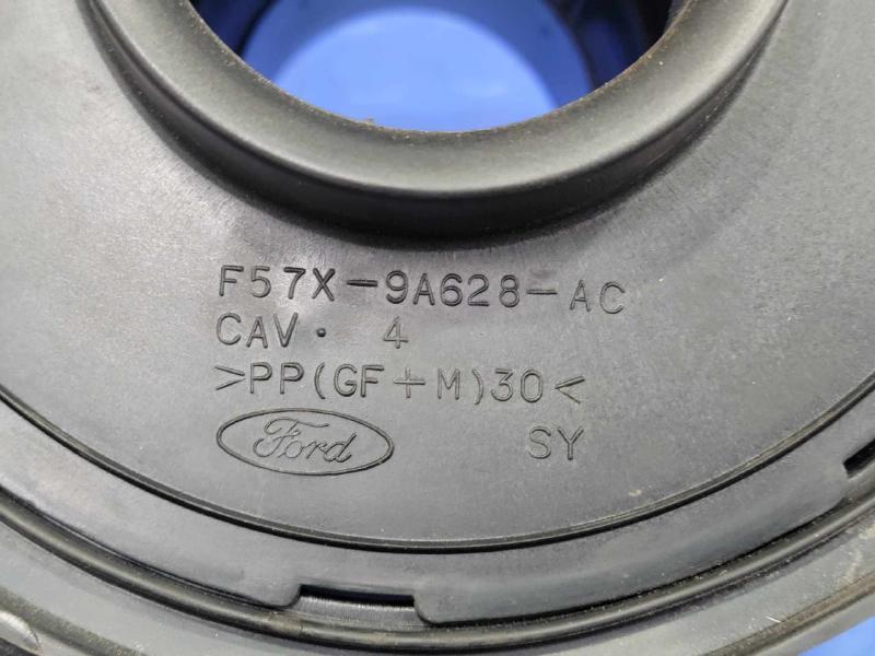 1995-1997 Mazda B2300 Engine Air Cleaner Box Assembly Genuine OEM ZZM313320B
