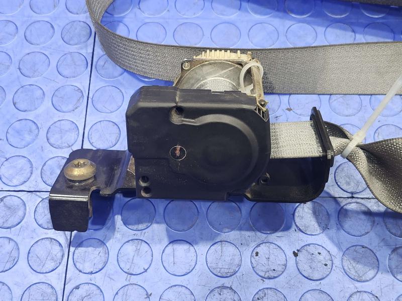 2004 Ford Explorer Rear Seat Belt