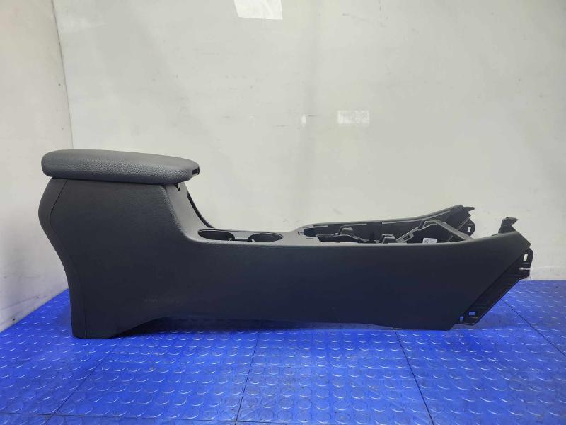 2019 Kia Forte Front Console