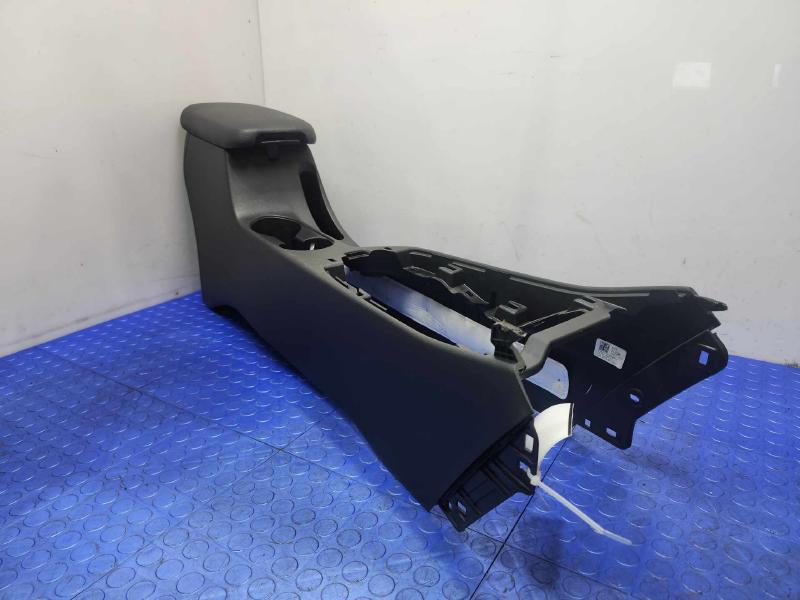 2019 Kia Forte Front Console