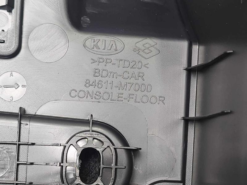 2019 Kia Forte Front Console
