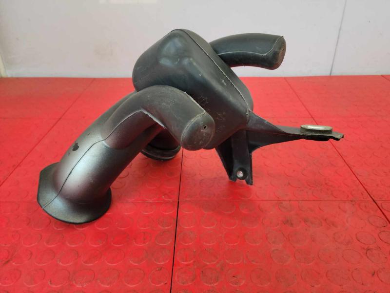 2008-2010 Saturn Vue Engine Air Intake Resonator Genuine OEM Part 96445424