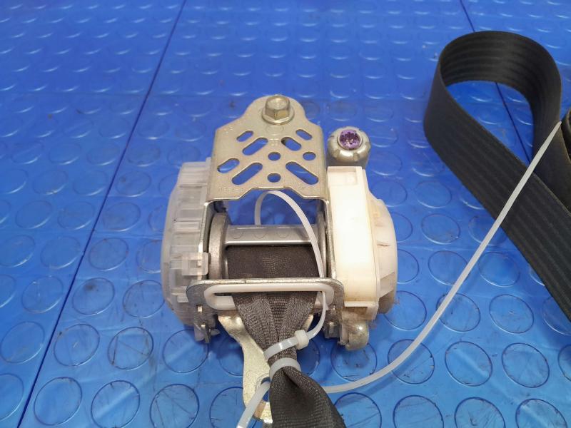 2011 Subaru Forester Front Seat Belt