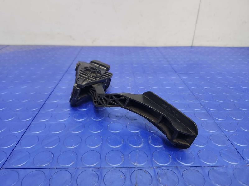 2005 Lexus RX 330 Pedal Assembly