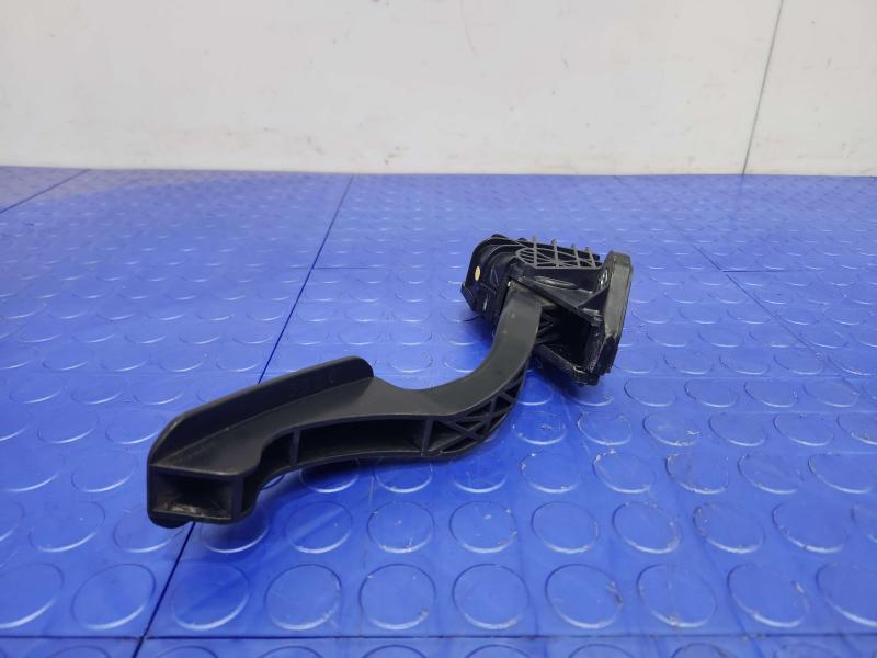 2005 Lexus RX 330 Pedal Assembly