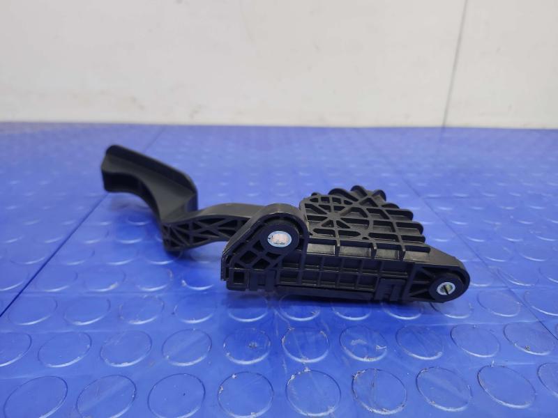 2005 Lexus RX 330 Pedal Assembly