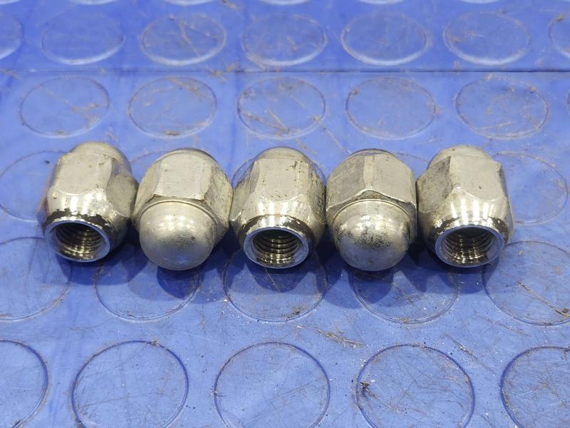 2021 Toyota RAV4 Lug Nuts