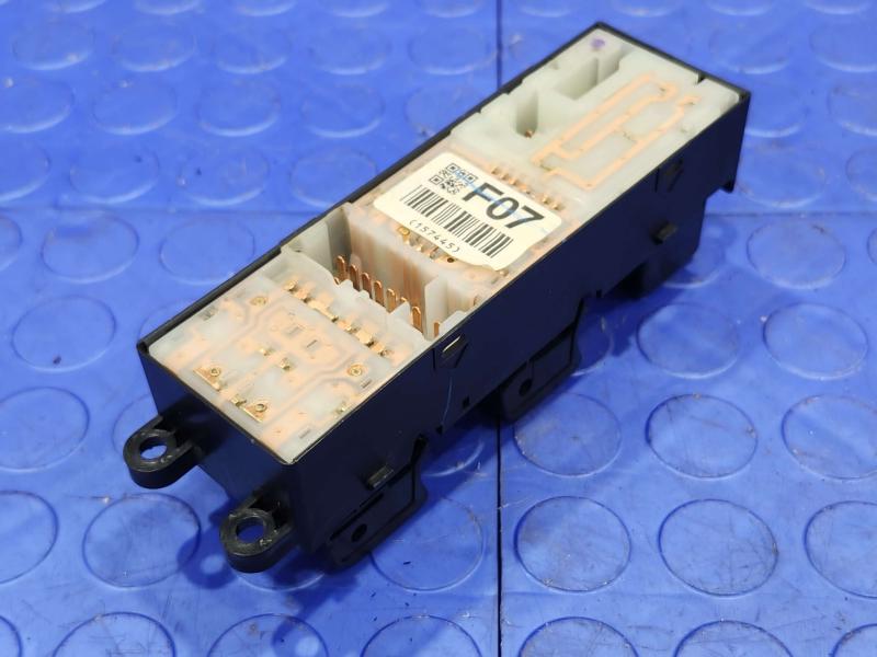 2009-2010 Subaru Forester Master Window Switch Assembly Genuine OEM 83071FG070