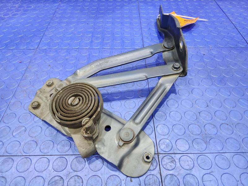 2002 Dodge Dakota Hood Hinge