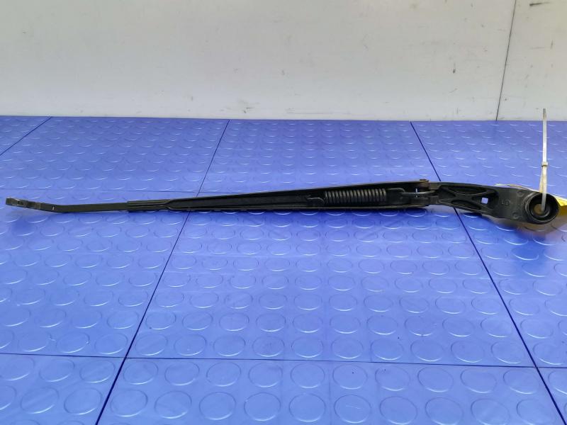 2015 Nissan Versa Wiper Arm