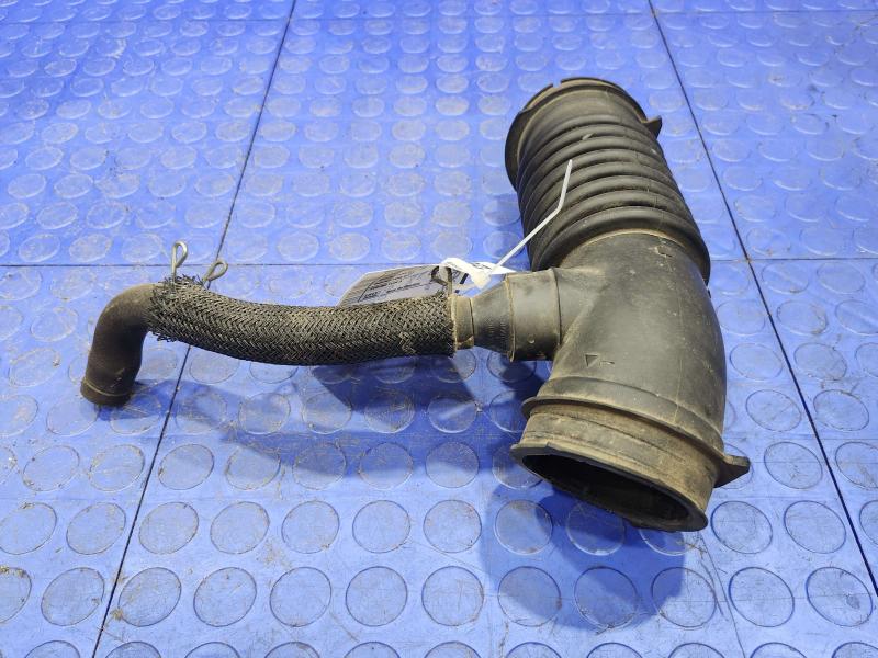 2011 Toyota Corolla Air Intake Tube/Resonator