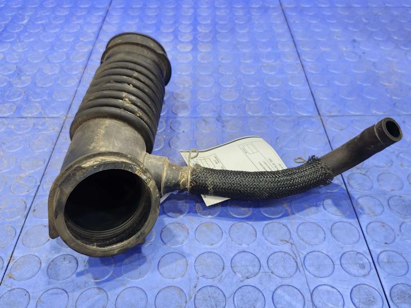 2011 Toyota Corolla Air Intake Tube/Resonator