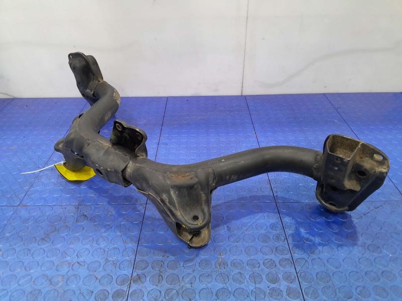 1997 - 2001 Honda CR-V 4x4 AWD Rear Crossmember Subframe OEM