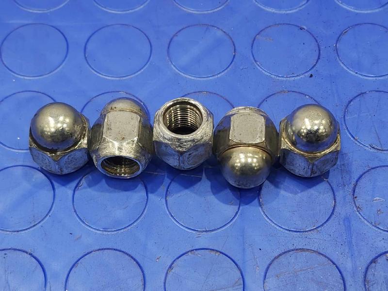 2014 Subaru Crosstrek Lug Nuts