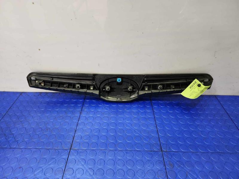 2014-2016 Subaru Forester Upper Grille Assembly w/ Chrome Surround OEM 91121SG050