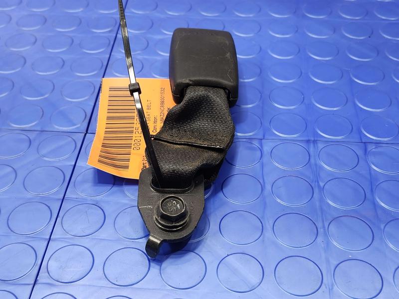 2011 Infiniti QX56 Rear Seat Belt