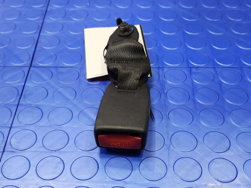 2011 Infiniti QX56 Rear Seat Belt