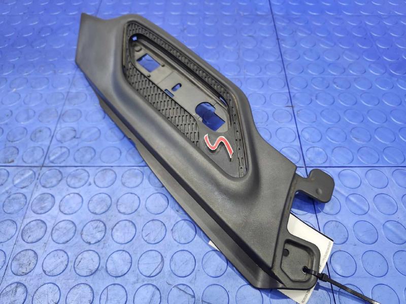 2014 MINI Cooper Countryman Fender Moulding
