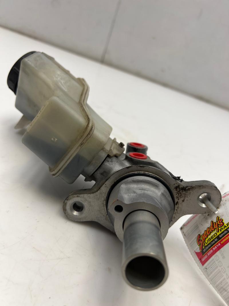 2007 - 2012 Nissan Altima Brake Master Cylinder Assembly w/ VDC OEM 46010JA02A