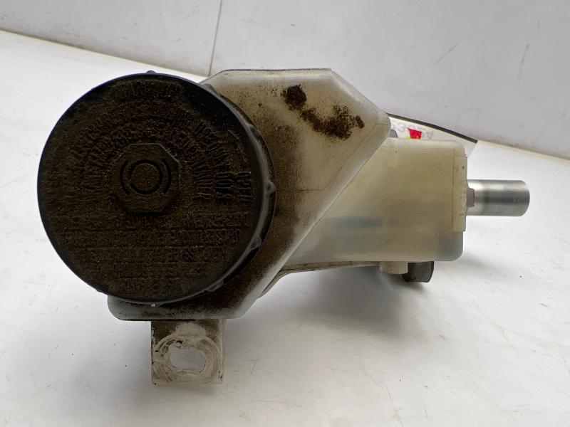 2007 - 2012 Nissan Altima Brake Master Cylinder Assembly w/ VDC OEM 46010JA02A