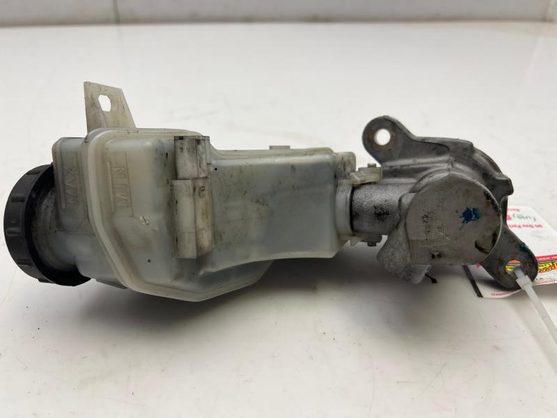 2007 - 2012 Nissan Altima Brake Master Cylinder Assembly w/ VDC OEM 46010JA02A
