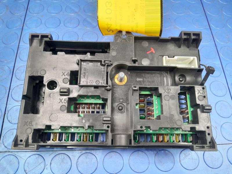 2018 BMW 740I Engine Fuse Box